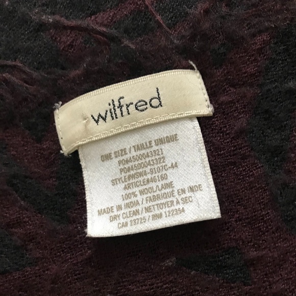 Wilfred: Blanket Scarf - Picture 3 of 5